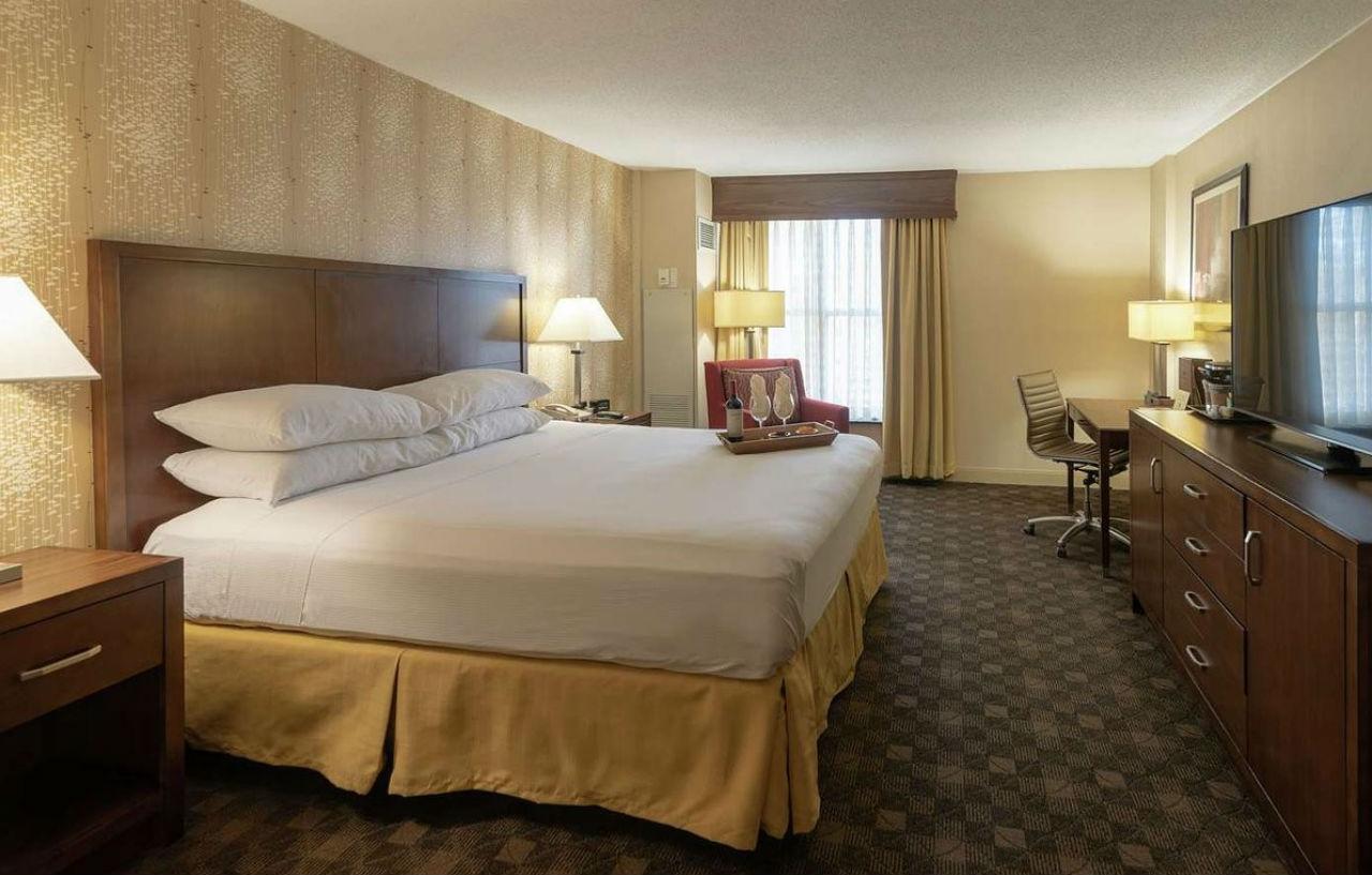 Hotel Doubletree By Hilton Norfolk Airport Extérieur photo