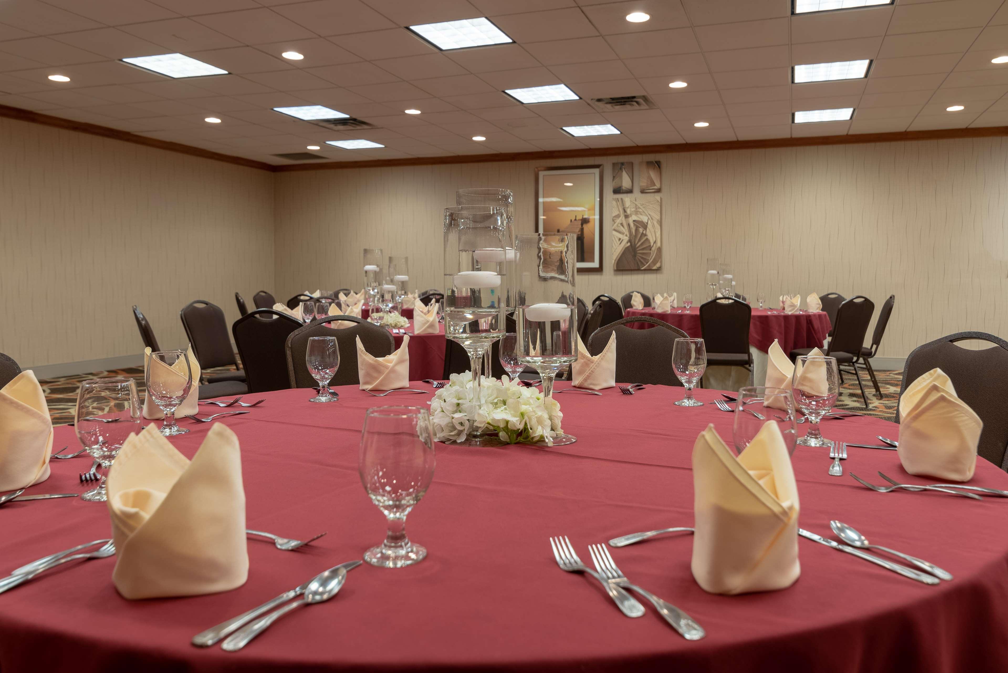 Hotel Doubletree By Hilton Norfolk Airport Extérieur photo