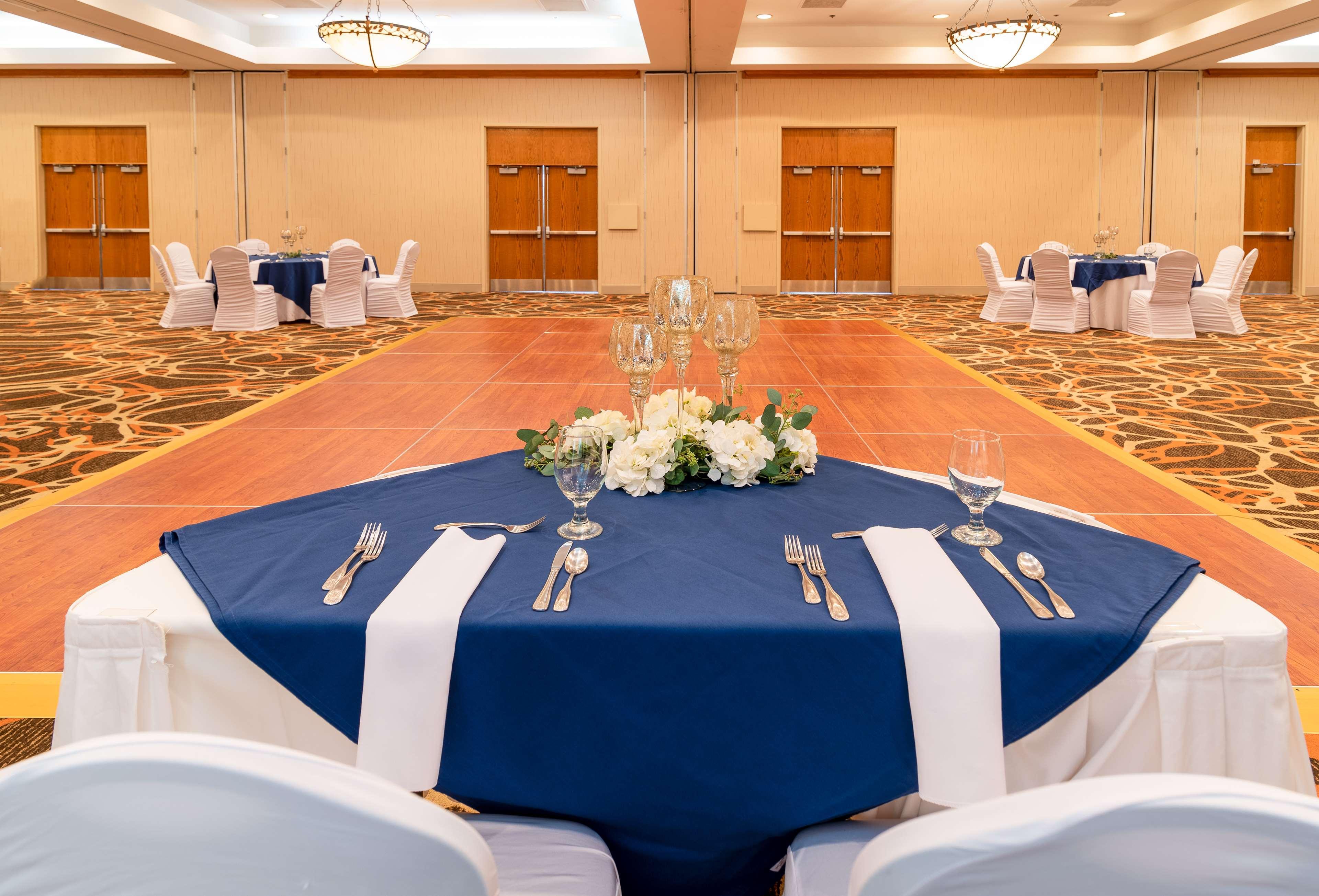 Hotel Doubletree By Hilton Norfolk Airport Extérieur photo