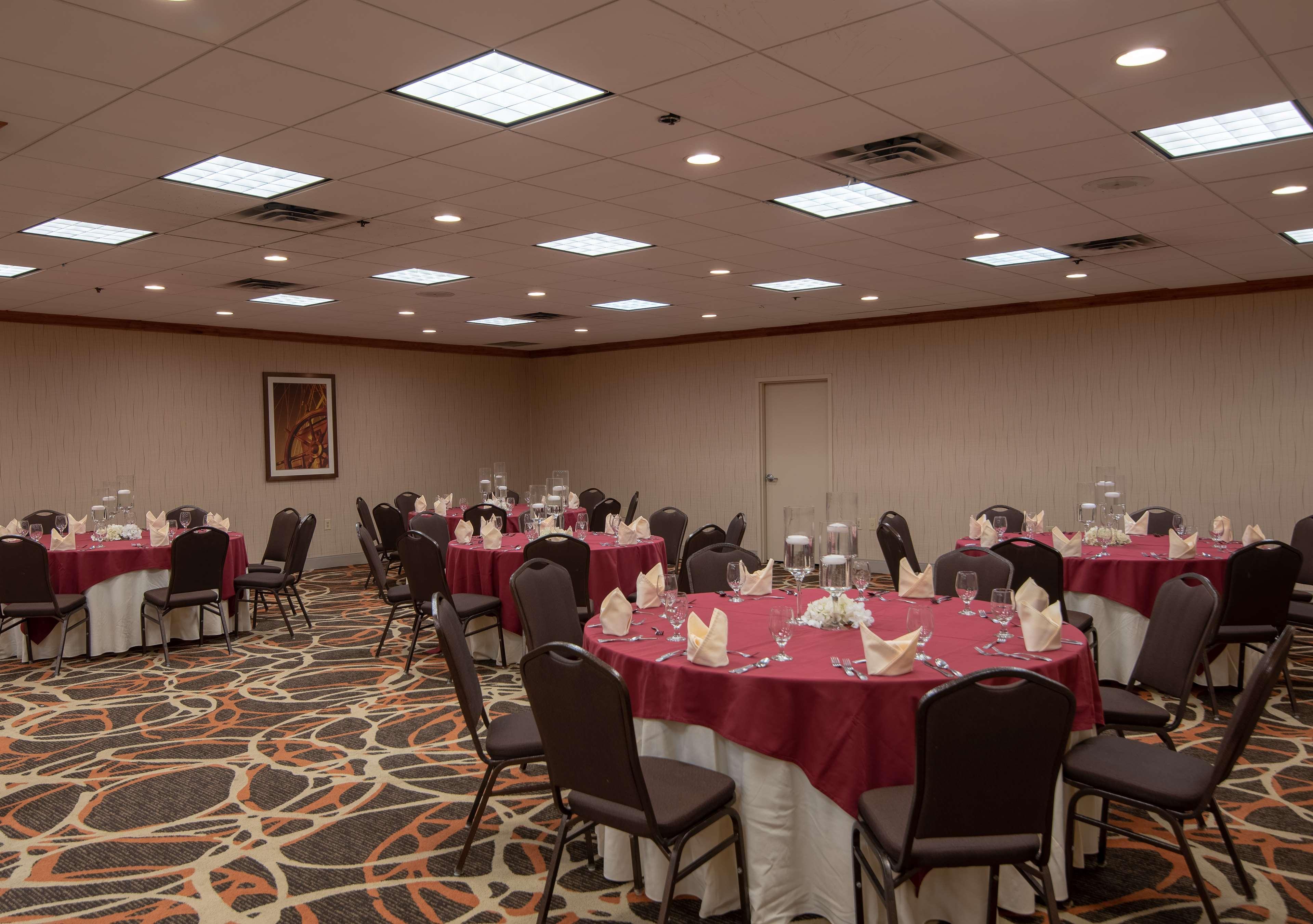 Hotel Doubletree By Hilton Norfolk Airport Extérieur photo