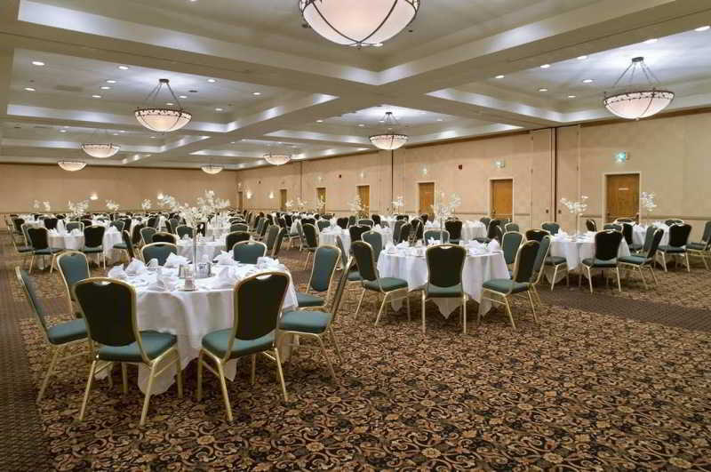 Hotel Doubletree By Hilton Norfolk Airport Restaurant photo